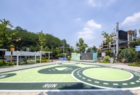 용산구, 도심 속 휴식공간으로 녹사평광장 재탄생