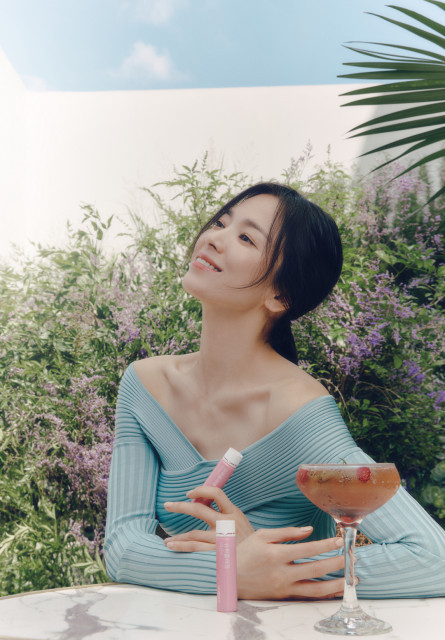 ‘일상이 아름다움이 되는 순간’ 송혜교 가을 시즌 화보 공개