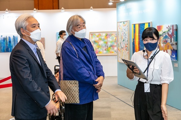 청와대 ‘장애예술인 특별전’ 2주간 5만명 관람…23점 판매