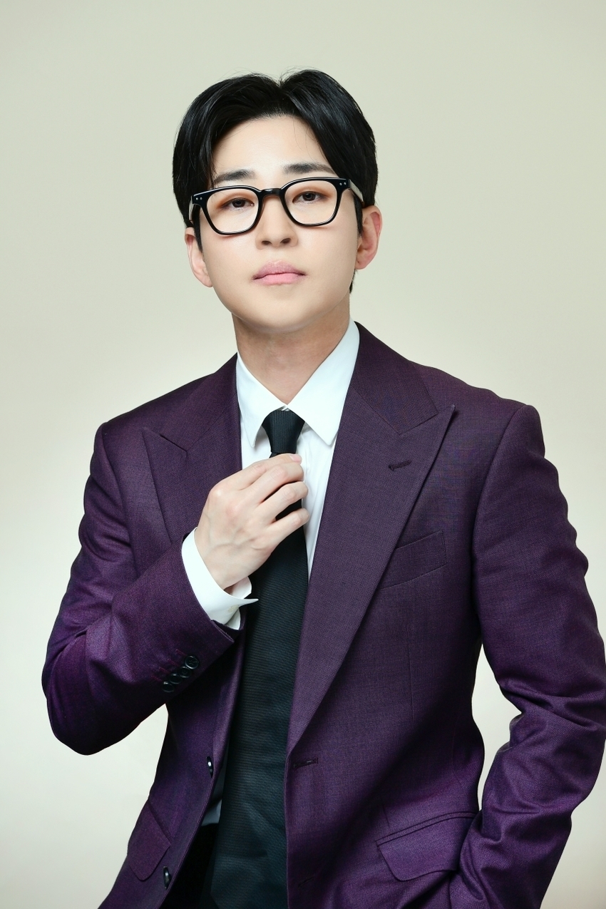 '순간포착! 세상에 이런 일이' 딘딘, 새 MC 전격 합류! 임성훈X박소현과 첫 MC 호흡