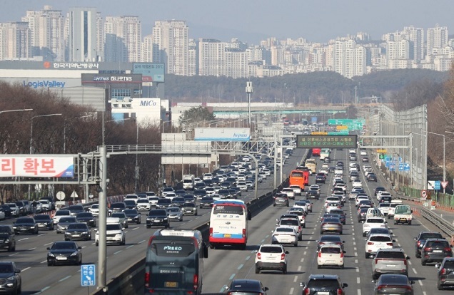 추석 4일간 고속도로 통행료 면제…KTX·SRT 역귀성 요금 할인
