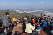 의정부시, 수락산 기차바위 전망대 및 쉼터 조성 완료…시민에 전면 개방
